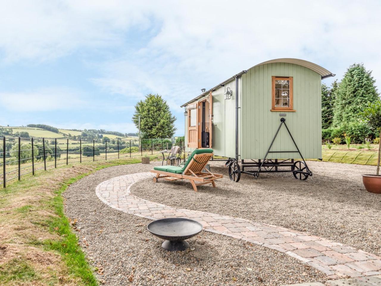 Padarn's Hut, Llandrindod Wells Villa Llanbadarn Fynydd Bagian luar foto
