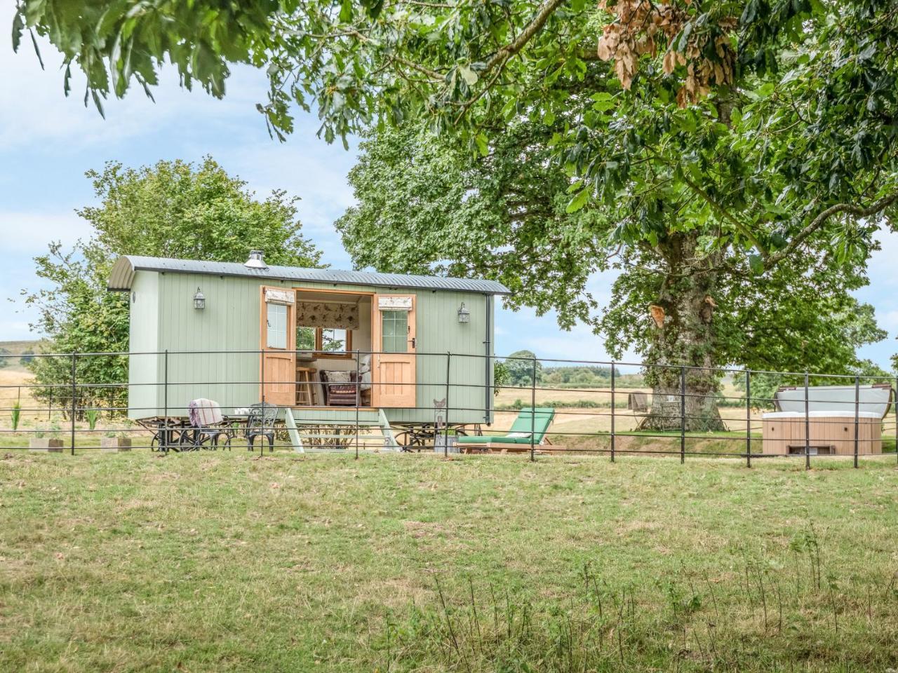 Padarn's Hut, Llandrindod Wells Villa Llanbadarn Fynydd Bagian luar foto